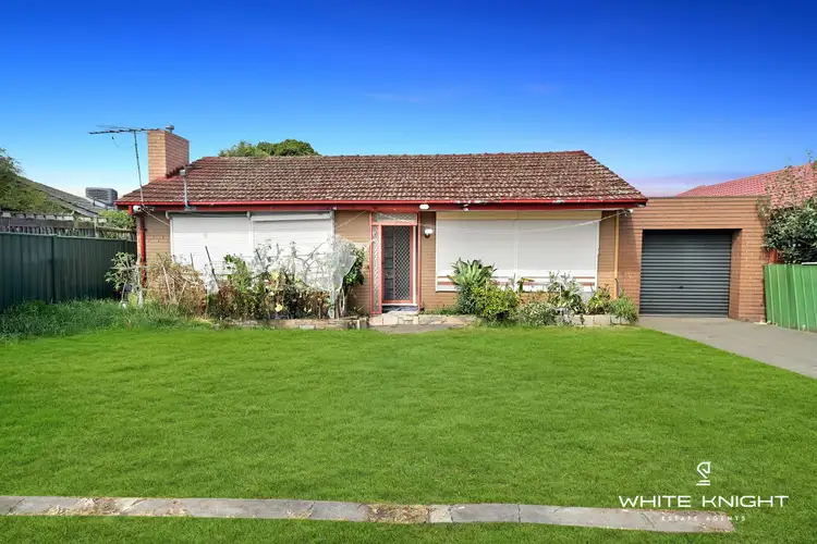 11 Andrew Road, St Albans VIC 3021