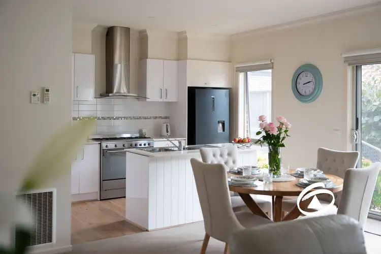 8 Castlegate Place