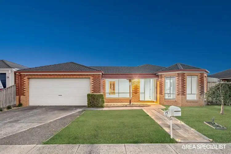 15 Robusta Avenue, Cranbourne VIC 3977