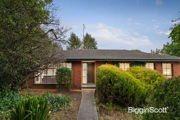 11 Newlyn Close