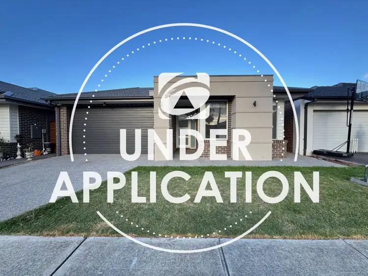 6 Hoosier Road, Clyde North VIC 3978
