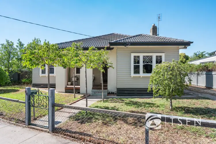 80 Napoleon Crescent