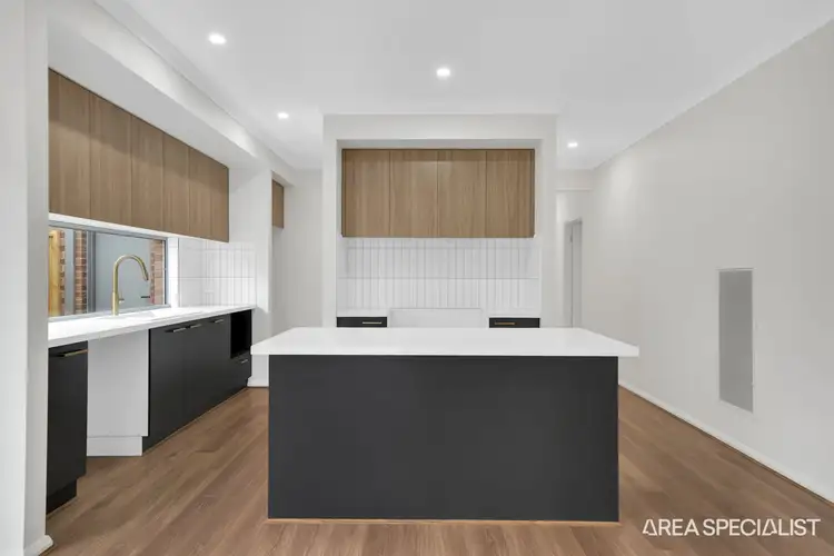 15 Belle-Fleur Way, Brookfield VIC 3338