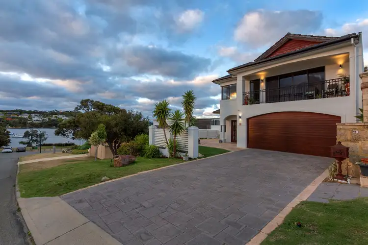 5 Kent Street, Bicton WA 6157
