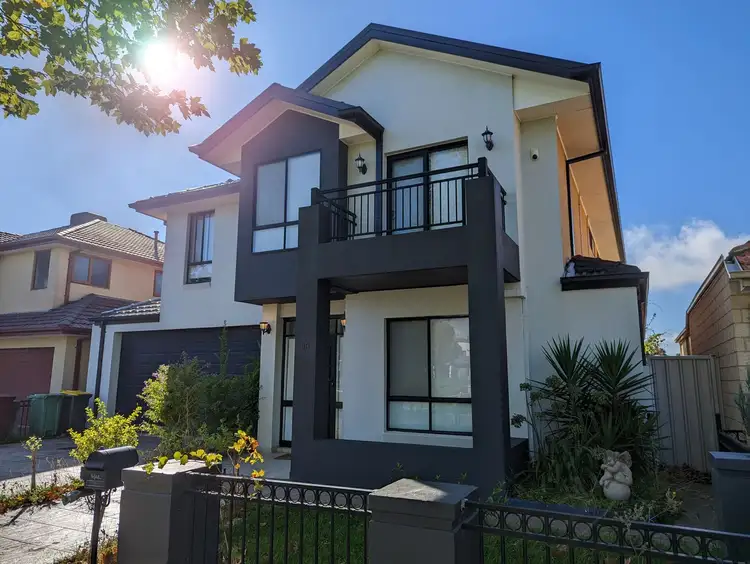 48 Mission Hills Way