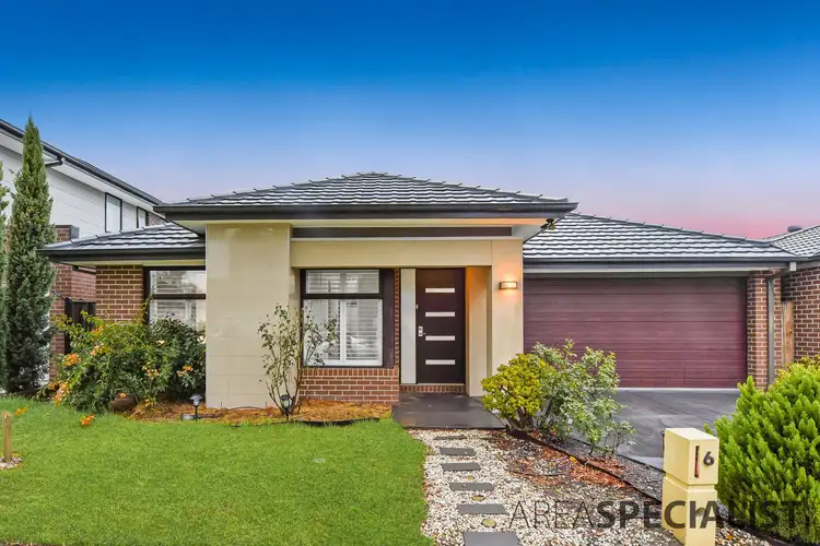 6 Swallowtail Avenue, Clyde North VIC 3978