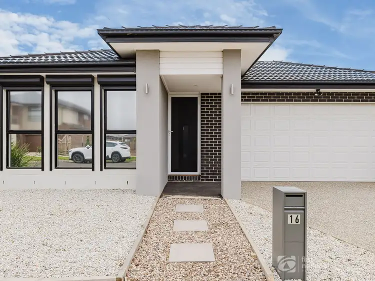 16 Nova Street