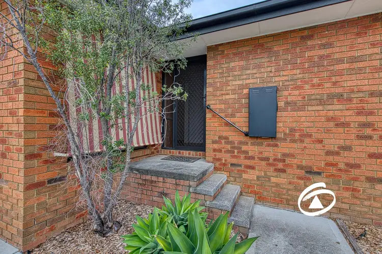 Second view of Homely house listing, 2 Elizabeth Court, Narre Warren VIC 3805