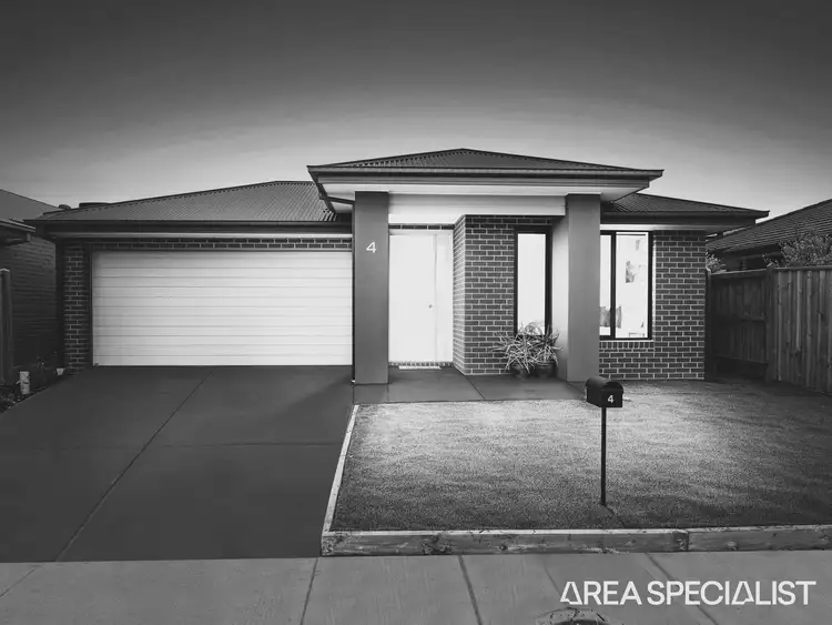 4 Rumford Street, Thornhill Park VIC 3335