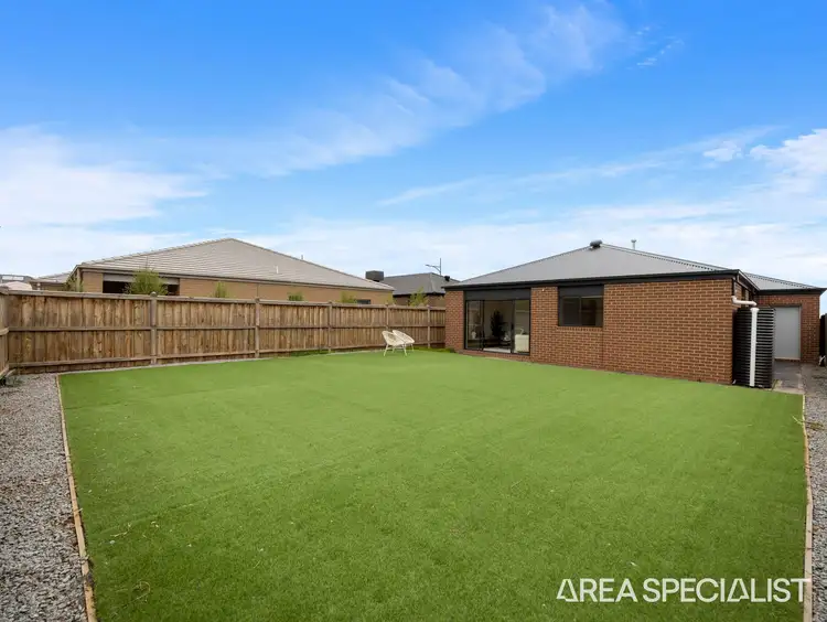 4 Rumford Street, Thornhill Park VIC 3335