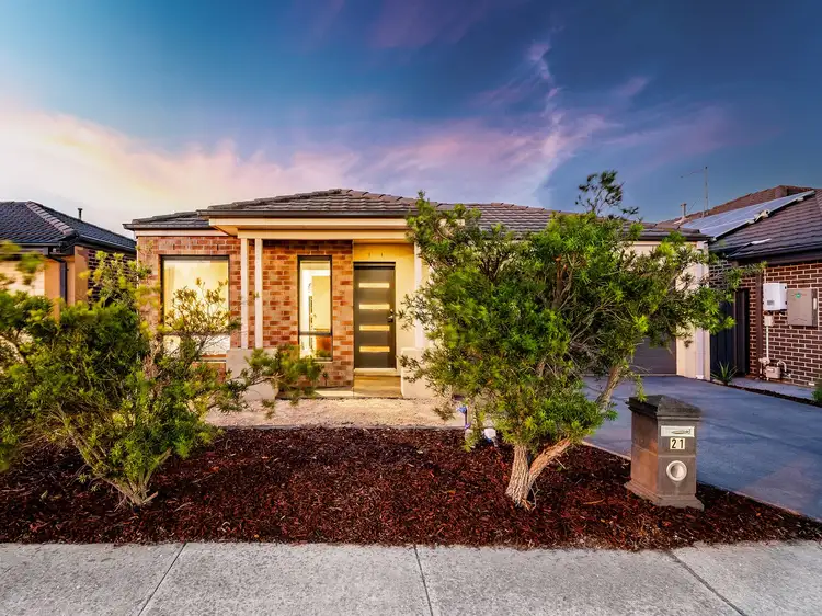 21 Elwick Drive, Clyde North VIC 3978