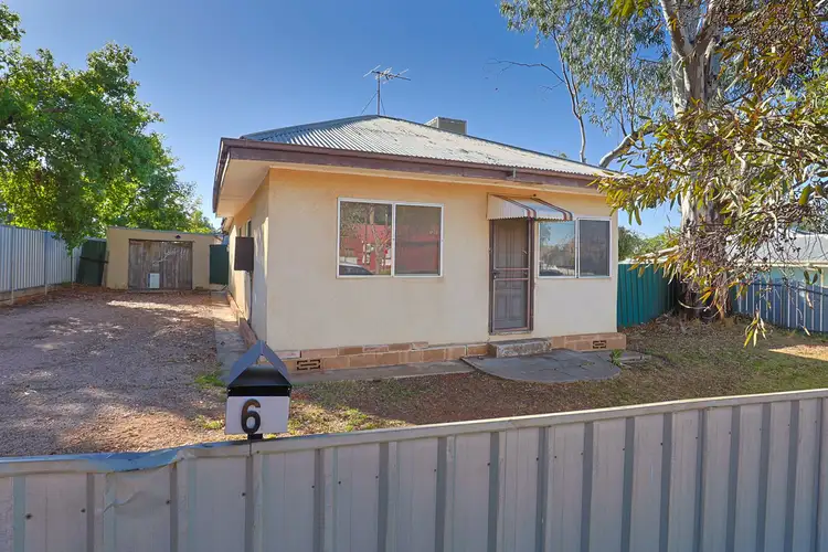 6 Churchill Street