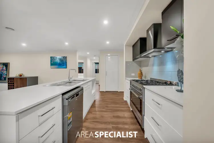 7 Waler Circuit, Clyde North VIC 3978