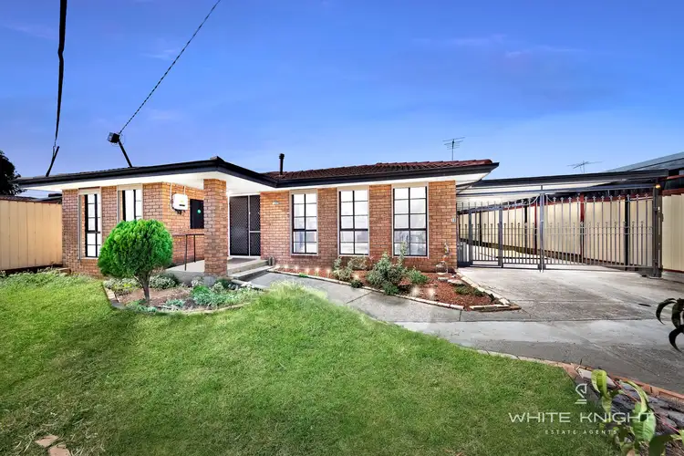 10 Falcon Walk, Kings Park VIC 3021