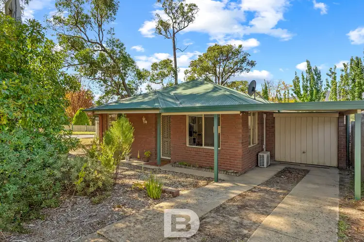 8 High Street, Woodend VIC 3442