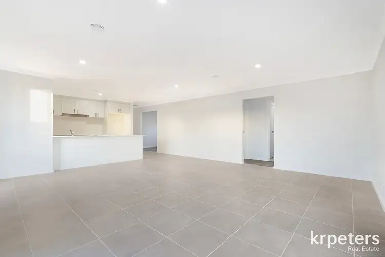 Fifth view of Homely house listing, 31 Trefella Rise, Drouin VIC 3818