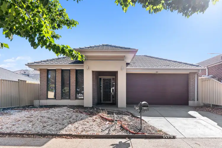 34 Aberfeldie Way