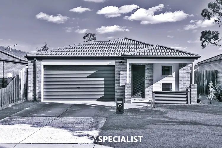42 Melissa Way, Pakenham VIC 3810