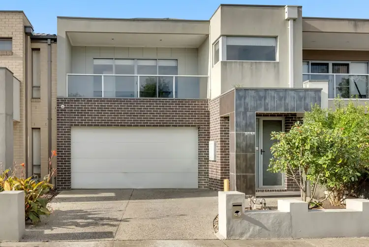 8 Grattan Cove