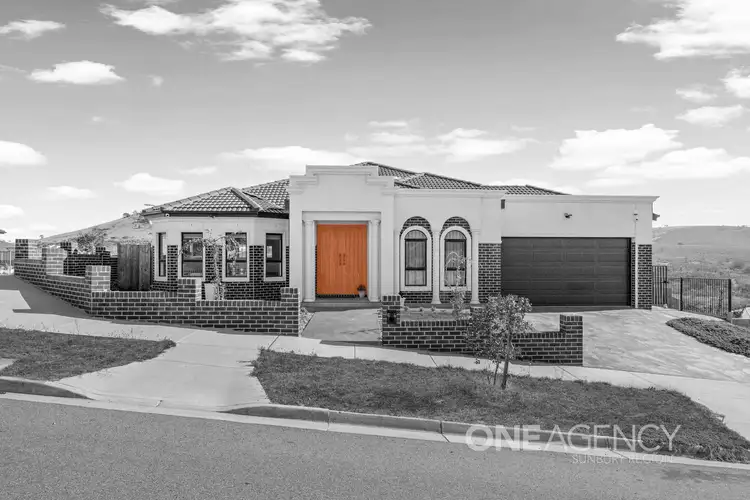 64 Retreat Crescent, Sunbury VIC 3429