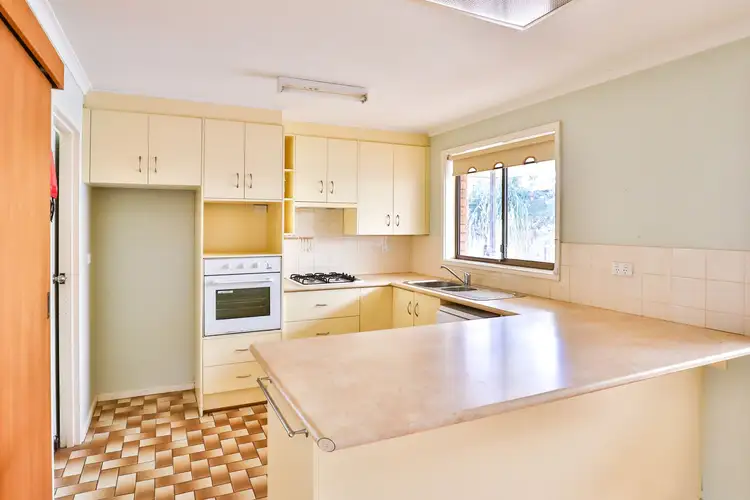 Seventh view of Homely townhouse listing, 11 Elinda Court, Red Cliffs VIC 3496