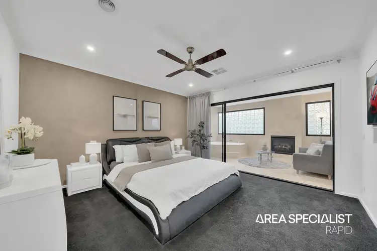 Fifth view of Homely house listing, 10 Lytham Court, Cranbourne VIC 3977