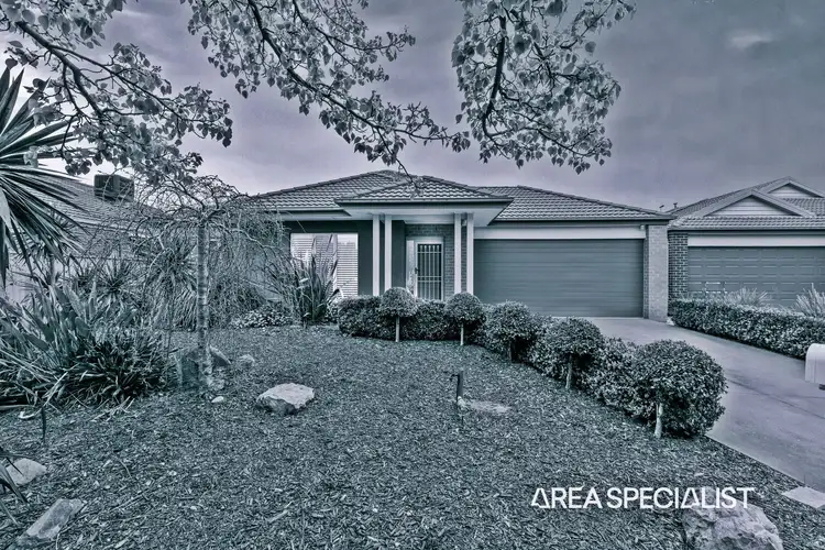 19 Camdolle Close, Pakenham VIC 3810