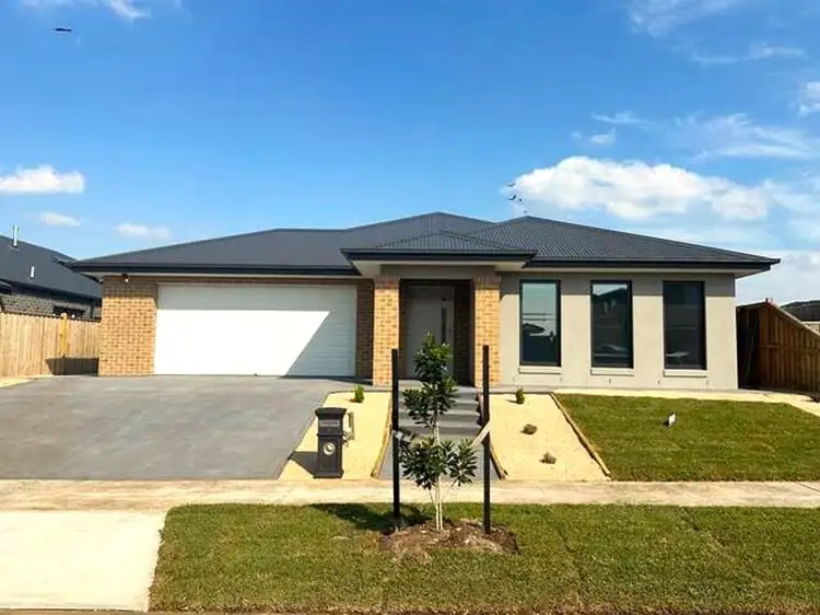 11 Penrith Avenue, Warragul VIC 3820