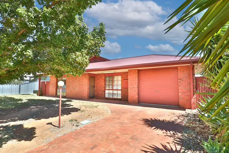 8 Whittaker Crescent, Red Cliffs VIC 3496