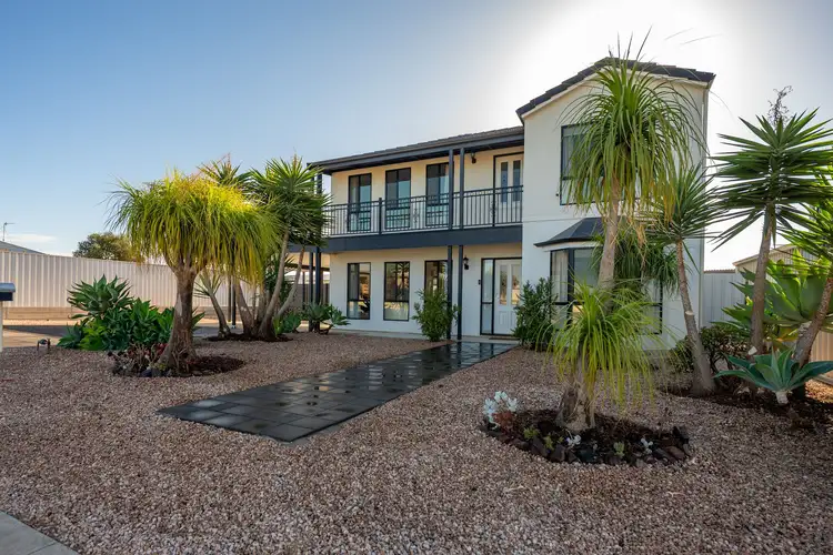 4 McTavish Drive, Moonta Bay SA 5558