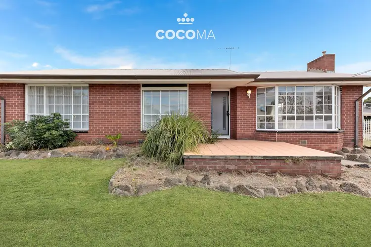 Second view of Homely house listing, 2 Somerset Drive, Keysborough VIC 3173