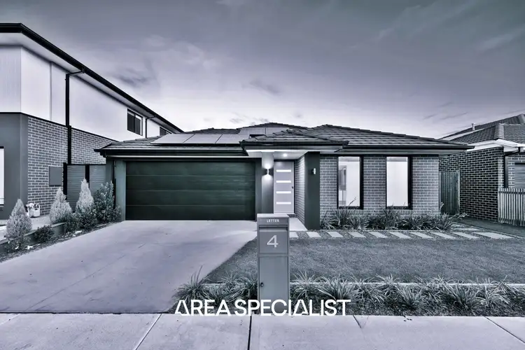 4 Spike Way, Clyde North VIC 3978