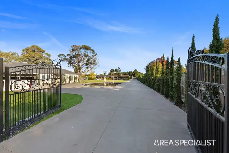 1B Meeking Drive, Pakenham VIC 3810