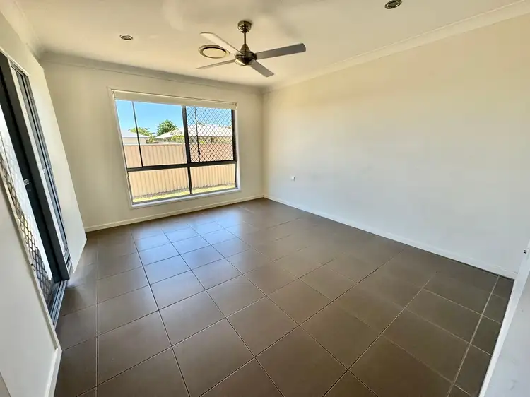 Fifth view of Homely house listing, 1 Ellem Drive, Chinchilla QLD 4413