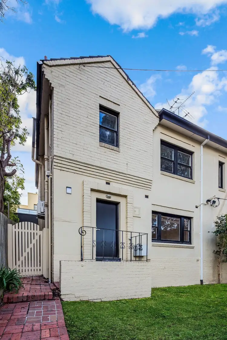 7 Canberra Road, Toorak VIC 3142