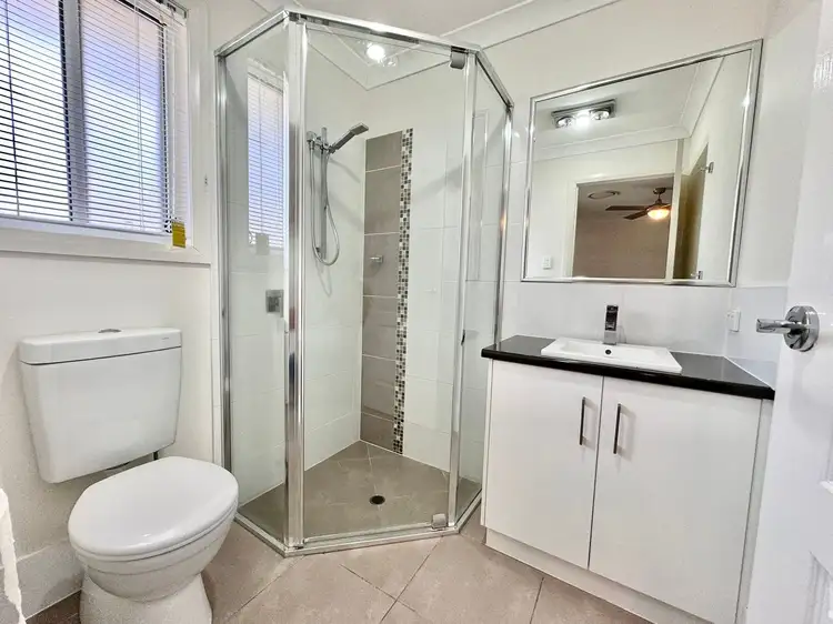 Sixth view of Homely unit listing, 2/2 Moore Court, Chinchilla QLD 4413