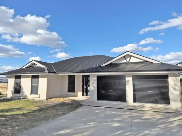 37 Darwin Drive, Bathurst NSW 2795