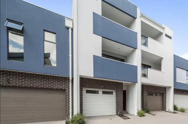 16/79 Lancefield Drive, Caroline Springs VIC 3023