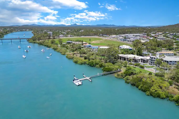 5/8A Wyndham Avenue, Boyne Island QLD 4680