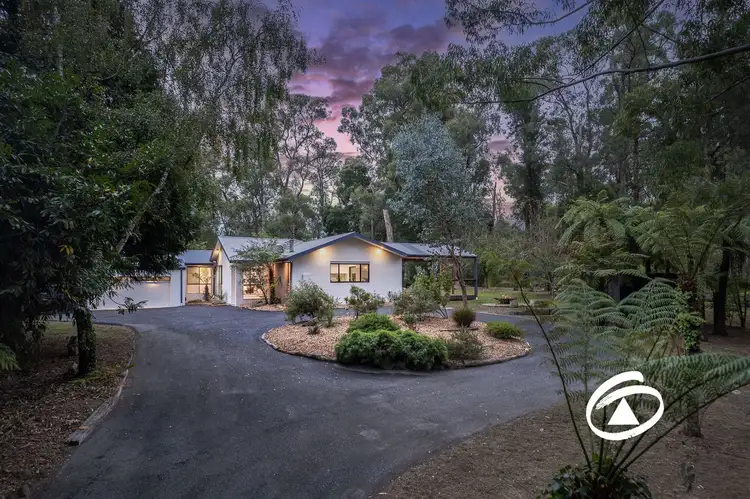 1 Suffolk Avenue, Cockatoo VIC 3781