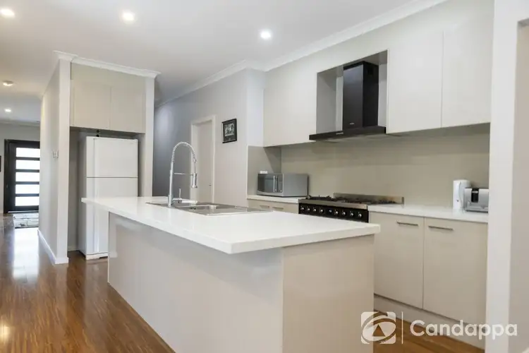 Fifth view of Homely house listing, 17 APPLEPORCH WAY, Drouin VIC 3818