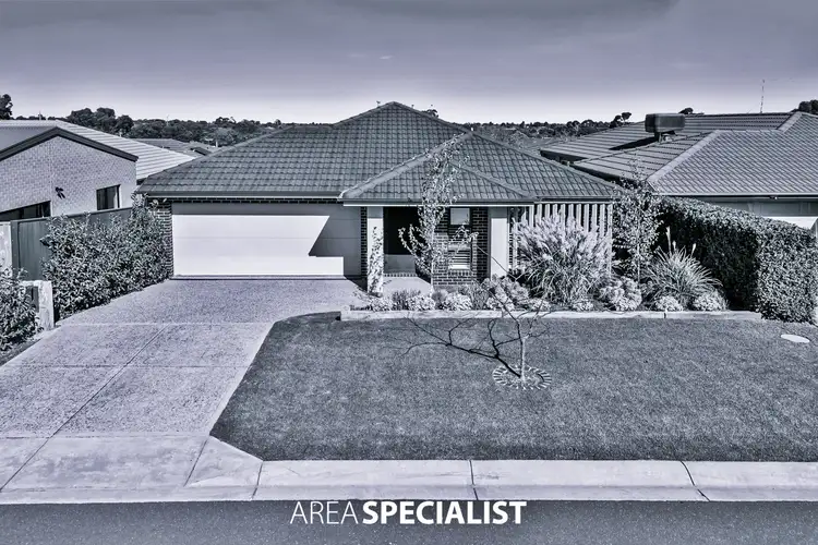 38 Belmont Crescent, Pakenham VIC 3810
