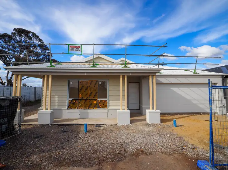 1 Hillgate Grove, Fraser Rise VIC 3336