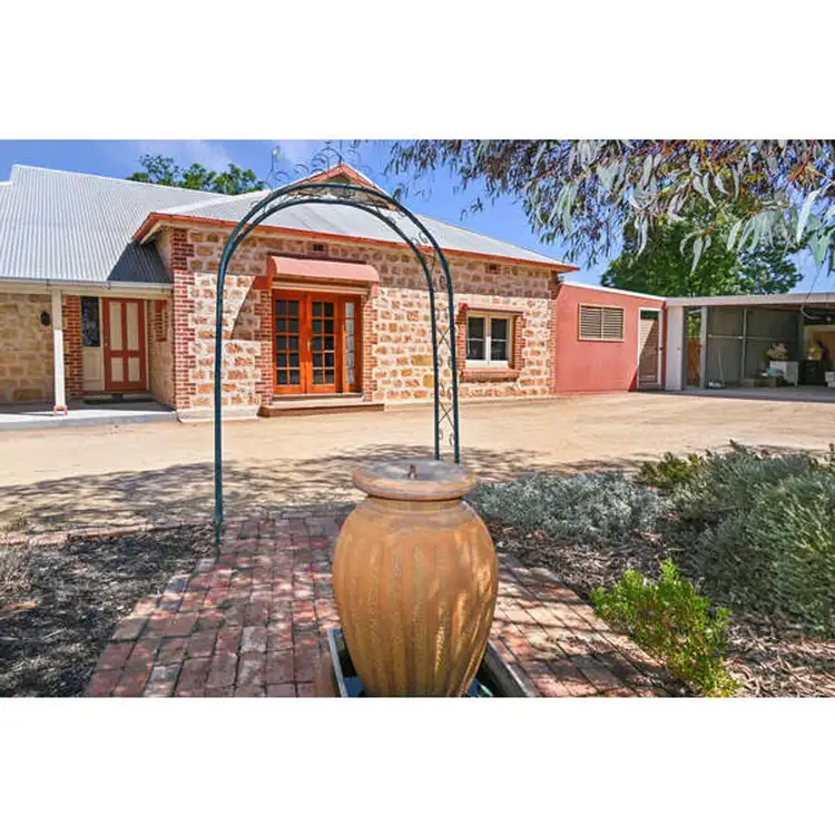30 Strangman Road, Waikerie SA 5330