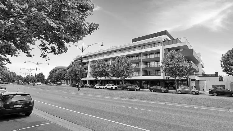 210/173 Caroline Springs Boulevard, Caroline Springs VIC 3023