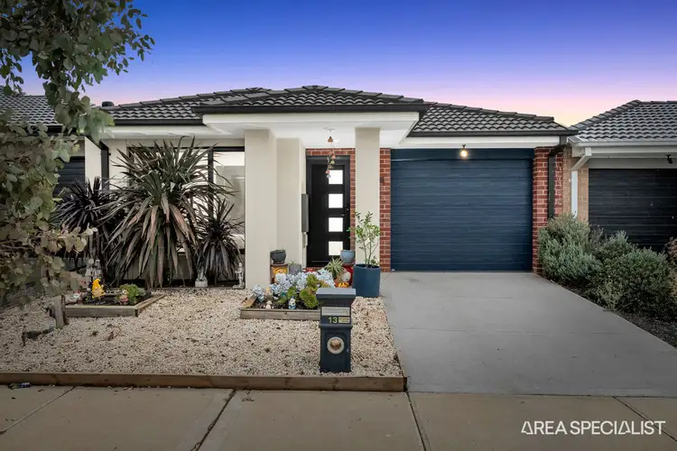 13 Rex Drive, Thornhill Park VIC 3335