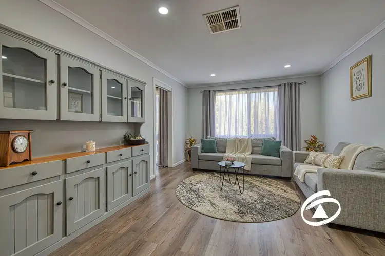 Fifth view of Homely house listing, 8 Dowd Court, Pakenham VIC 3810
