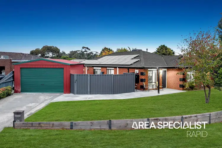 25 Maltravers Crescent, Cranbourne North VIC 3977