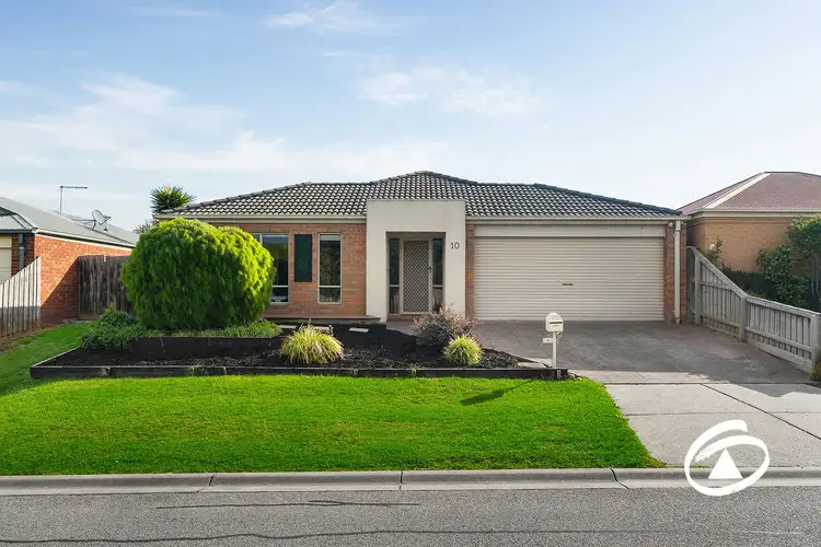 10 Newbury Drive