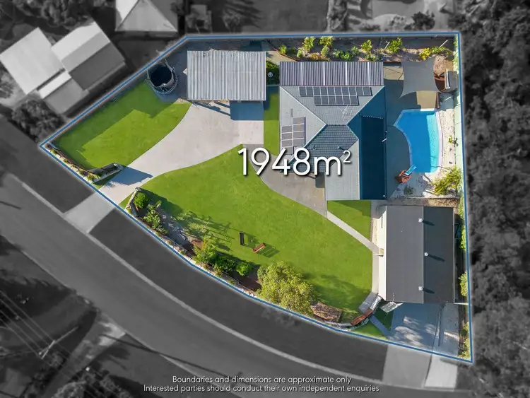4 Banksia Street, Redland Bay QLD 4165